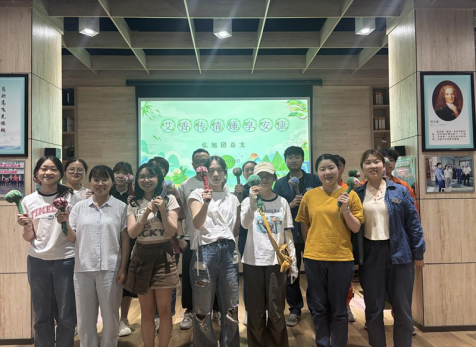 弘旭團(tuán)總支開(kāi)展“艾香傳情<div   id="d48novz"   class="flower left"></div>，錘享安康”主題活動(dòng)